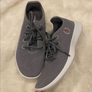 Allbirds Tree Runners Women’s Size 9 Gray Sneakers w/ Red “C” Logo